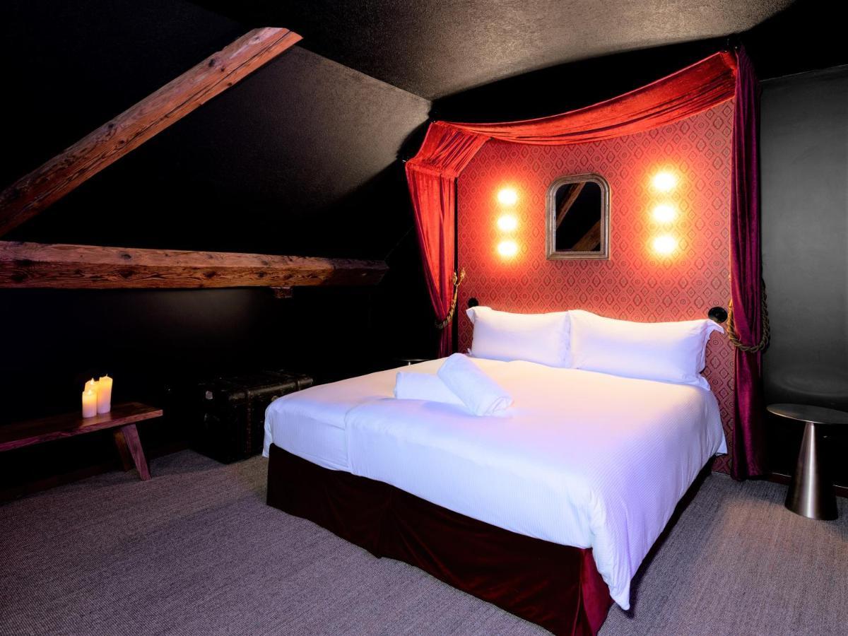 Peanut Medieval Lodge Сент-Юрсен Екстер'єр фото