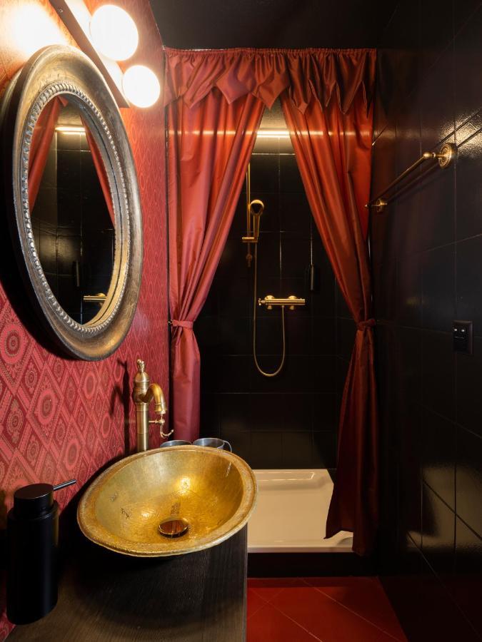 Peanut Medieval Lodge Сент-Юрсен Екстер'єр фото