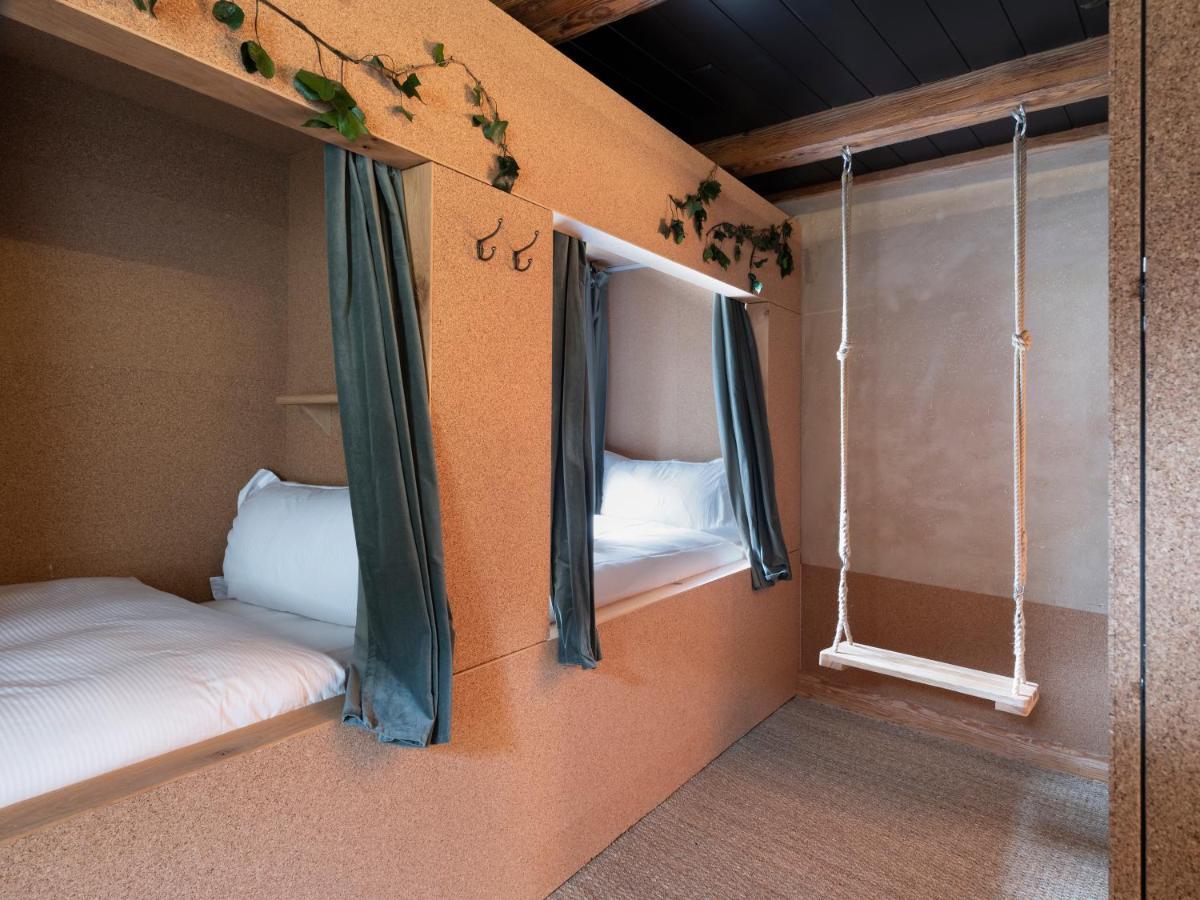 Peanut Medieval Lodge Сент-Юрсен Екстер'єр фото